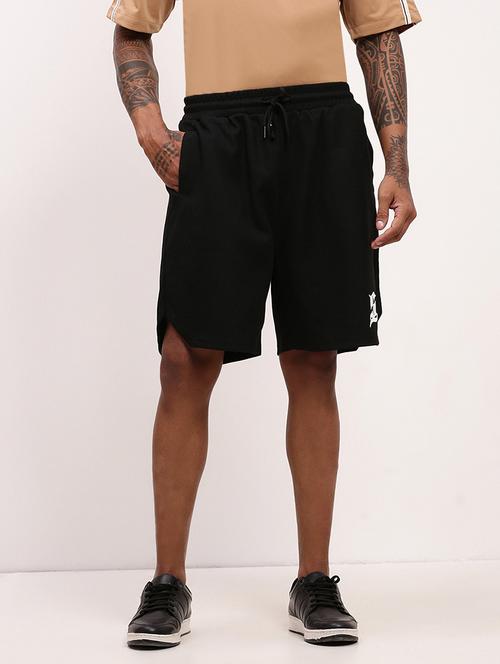 men solid mid rise regular fit shorts - 21696082 - Very Small Image - 1