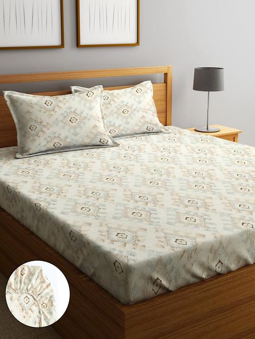 home sizzler 210tc soft geo beige elastic fitted double bedsheet (72x78 inch) with 2 king size pillow covers - 21697039 - Very Small Image - 1