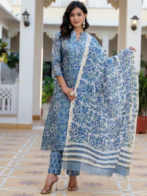 women three quarter sleeve kurta pant with dupatta set - 21697989 - Very Small Image - 1