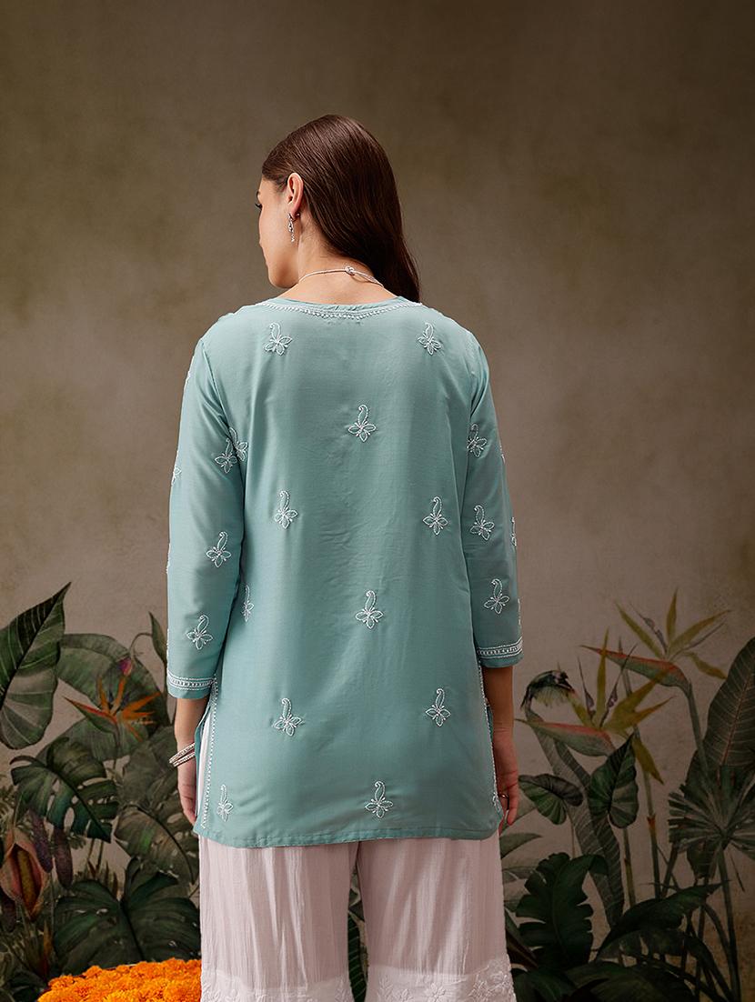women notch neck chikankari work straight kurti - 21700077 - Zoom Image - 2