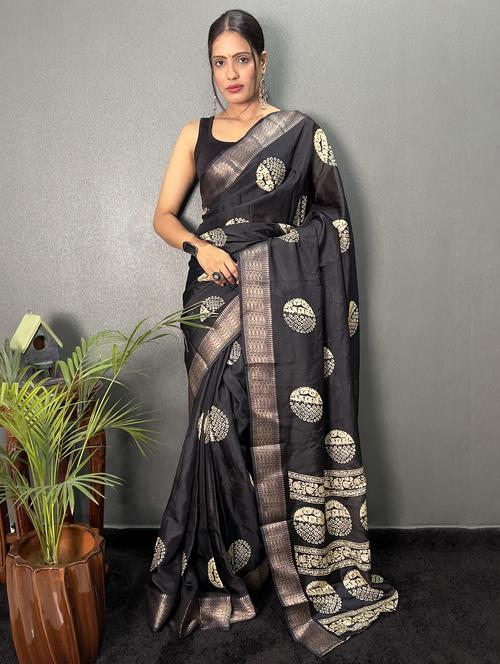 women block print zari bordered saree with blouse - 21703247 - Very Small Image - 1