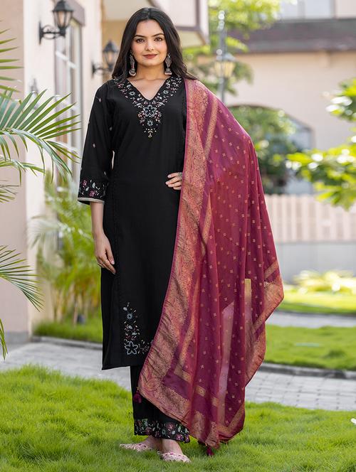 women embroidered kurta pant set with duaptta - 21704874 - Very Small Image - 1