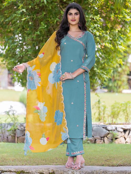 women embroidered kurta pant set with duaptta - 21704879 - Very Small Image - 1