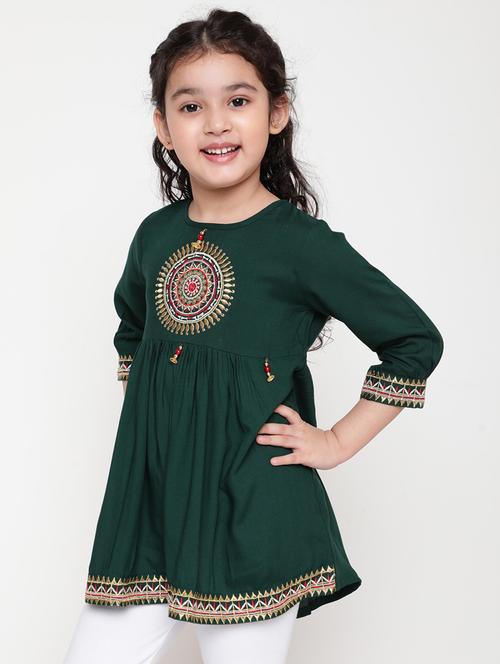 girls embroidered round neck top - 21707976 - Very Small Image - 1