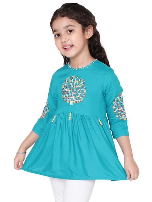 girls embroidered round neck top - 21707983 - Very Small Image - 1