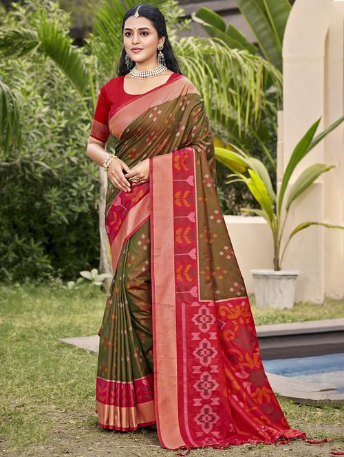 women self design bordered saree with blouse - 21708896 - Very Small Image - 1