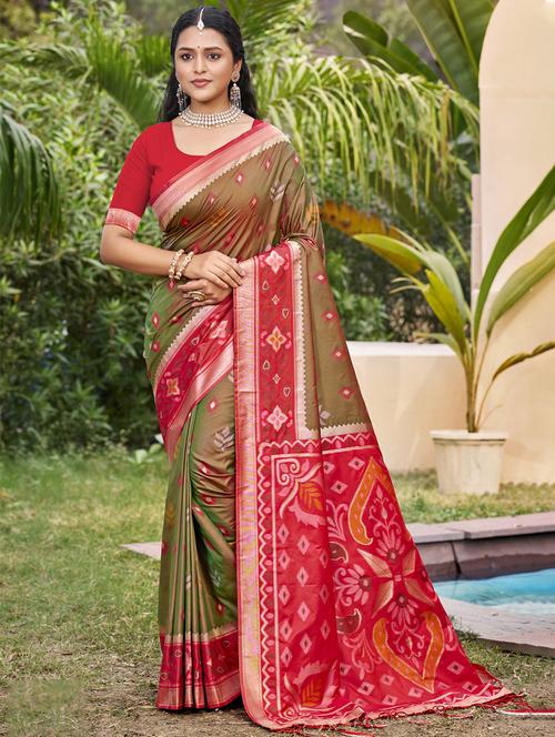 women self design bordered saree with blouse - 21708909 - Very Small Image - 1