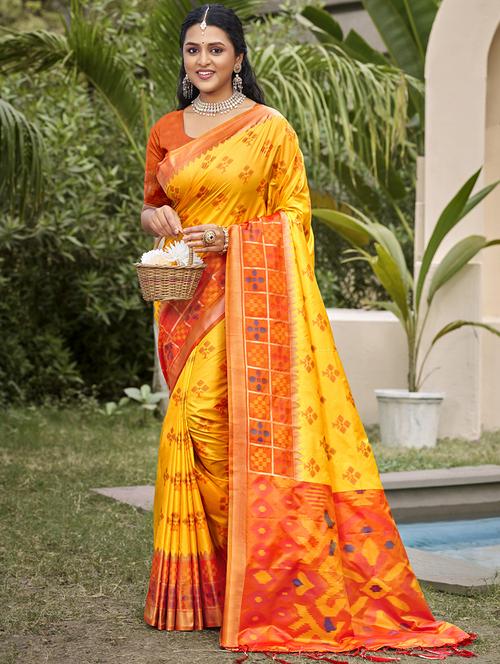 women self design bordered saree with blouse - 21708927 - Very Small Image - 1