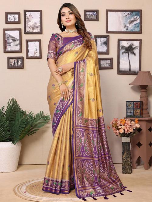 women self design banarasi saree with blouse - 21712885 - Very Small Image - 1