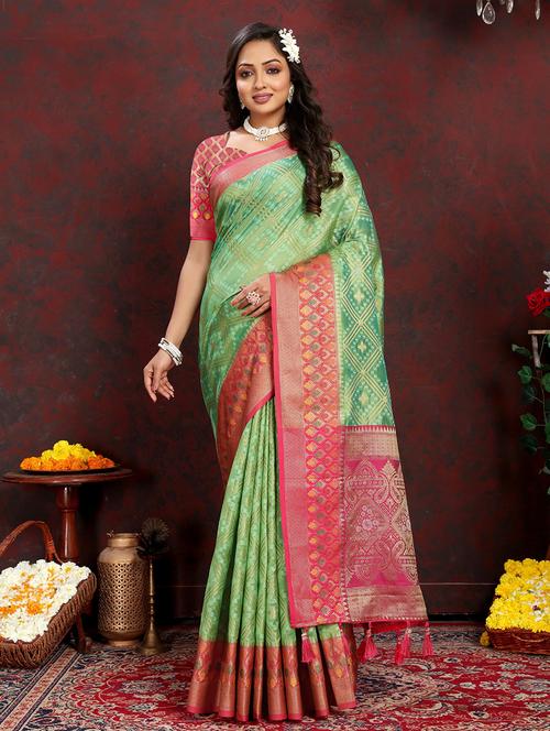 women self design banarasi saree with blouse - 21713120 - Very Small Image - 1