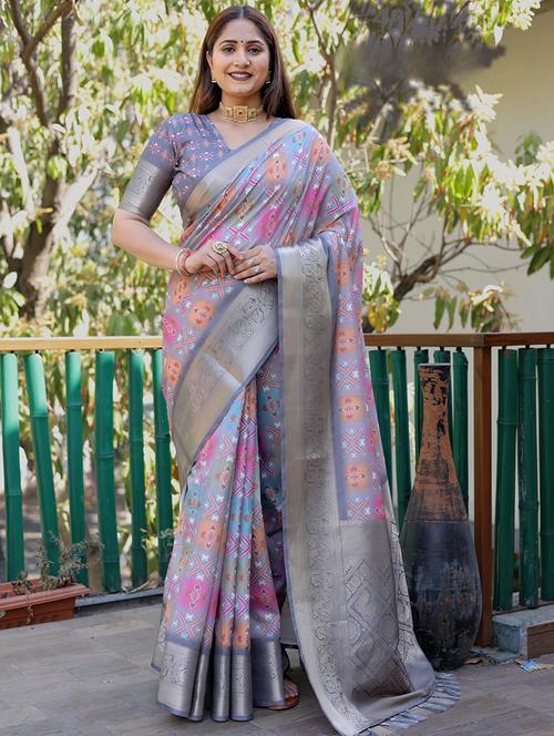 women self design bordered saree with blouse - 21713281 - Very Small Image - 1
