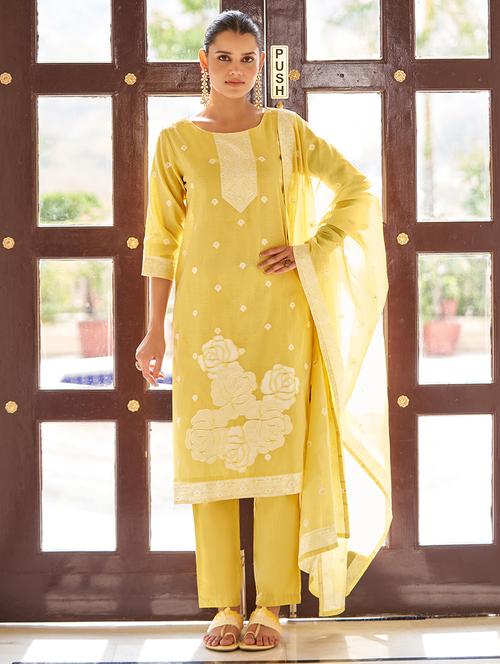 women self design kurta pant set with dupatta - 21713678 - Very Small Image - 1