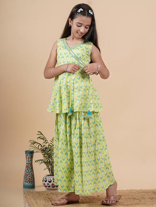 girls printed overlap neck kurta skirt set - 21719689 - Very Small Image - 1