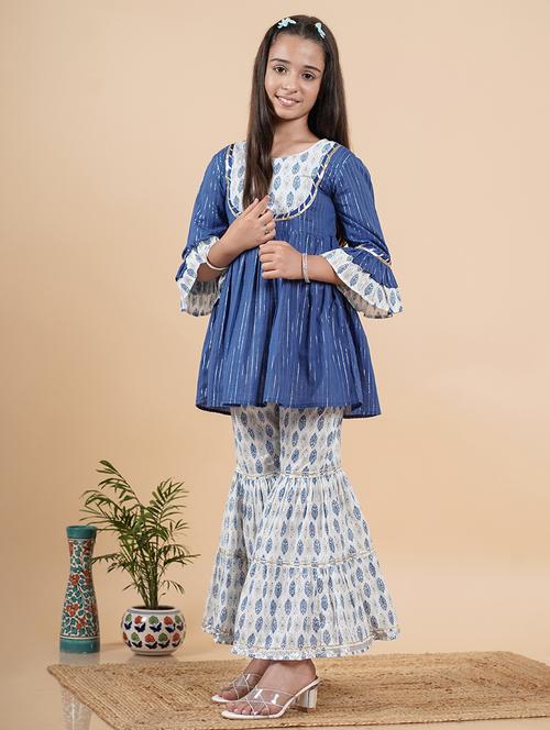 girls stripes round neck kurta sharara set with dupatta - 21719698 - Very Small Image - 1