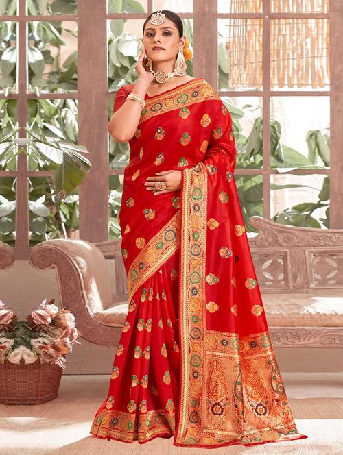 women self design banarasi saree with blouse - 21723437 - Very Small Image - 1