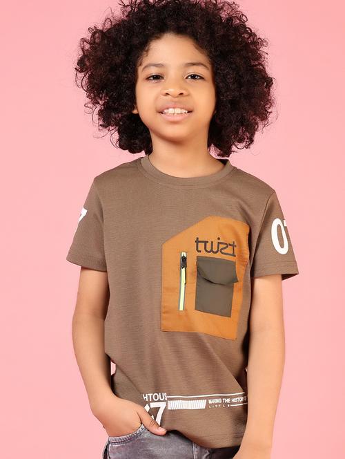boys brown placement print round neck t-shirt - 21732132 - Very Small Image - 1