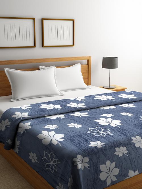  printed microfibre light weight blanket - 21733749 - Very Small Image - 1