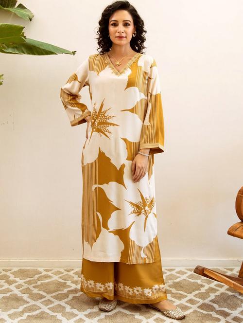 women floral printed kurta and palazzo set - 21745126 - Very Small Image - 1