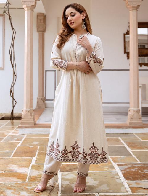 women embroidered kurta and pant set - 21745137 - Very Small Image - 1