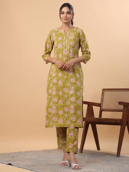 women floral printed kurta pant set - 21746715 - Very Small Image - 1