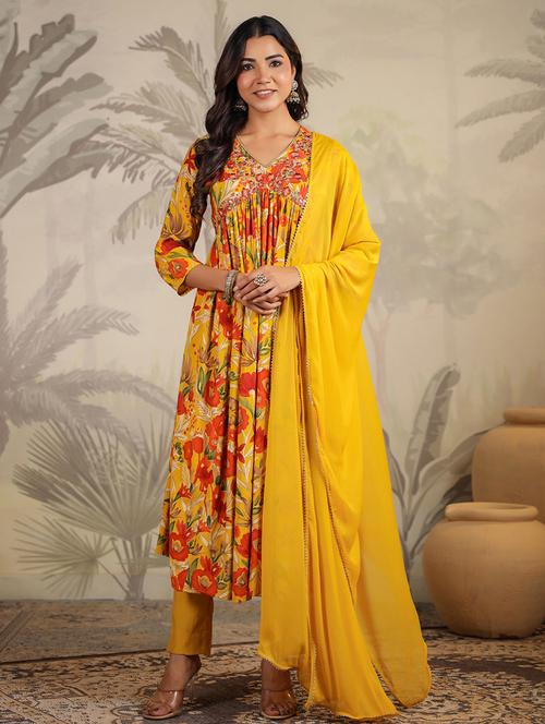 Women V-neck Printed Kurta Pant Set With Dupatta - 21746733 - Very Small Image - 1