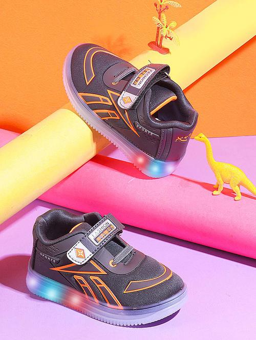 kids led shoes with velcro closure  - 21746933 - Very Small Image - 1