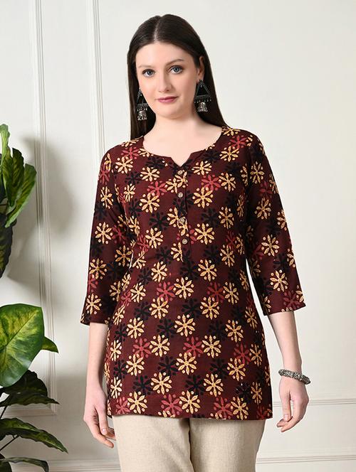 women notch neck printed straight kurti - 21747716 - Very Small Image - 1