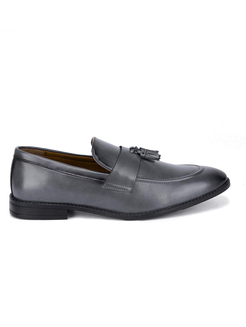 men solid slip on tassel detailed moccasin shoes - 21747894 - Standard Image - 3