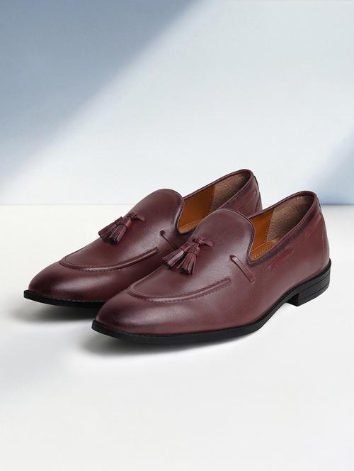Men Solid Slip On Tassel Detailed Boatshoes - 21747907 - Very Small Image - 1