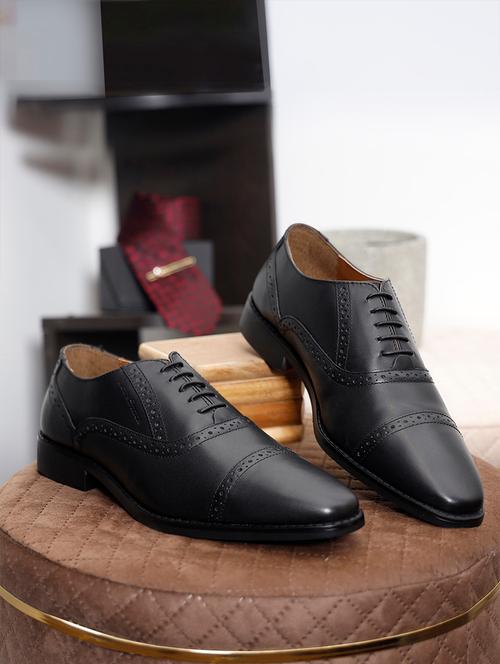 Men Solid Lace Up Oxford Shoes - 21748000 - Very Small Image - 1