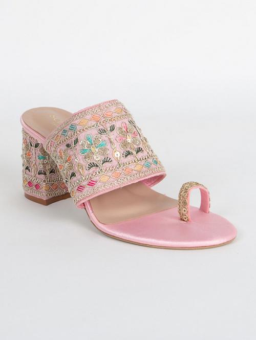 women embroidered one toe sandal - 21751128 - Very Small Image - 1
