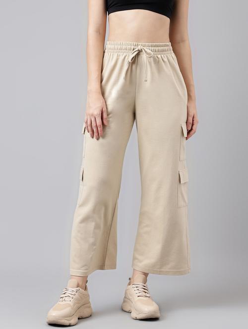 women solid relaxed fit mid rise cargo - 21762256 - Very Small Image - 1