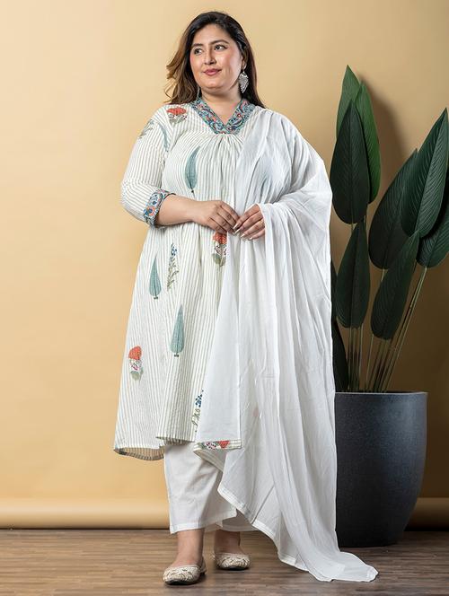 women three quarter sleeve kurta pant with dupatta set - 21766885 - Very Small Image - 1