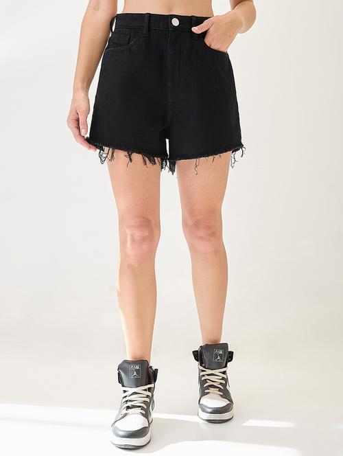 globus women black slim fit mid-rise frayed hem denim shorts - 21767522 - Very Small Image - 1