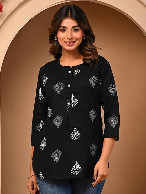 women three quarter sleeve a-line kurti - 21785146 - Very Small Image - 1