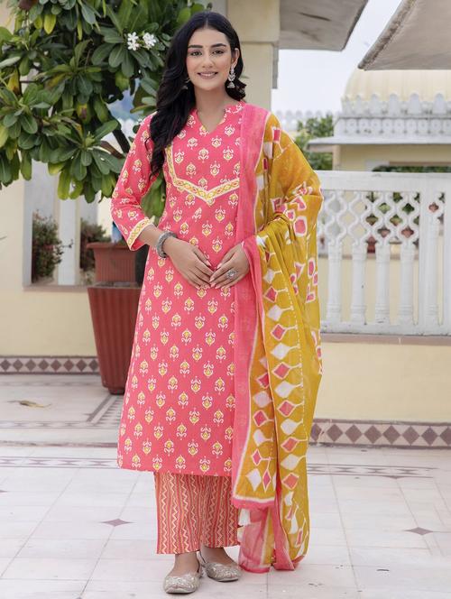 women three quarter sleeve kurta pant with dupatta set - 21785553 - Very Small Image - 1