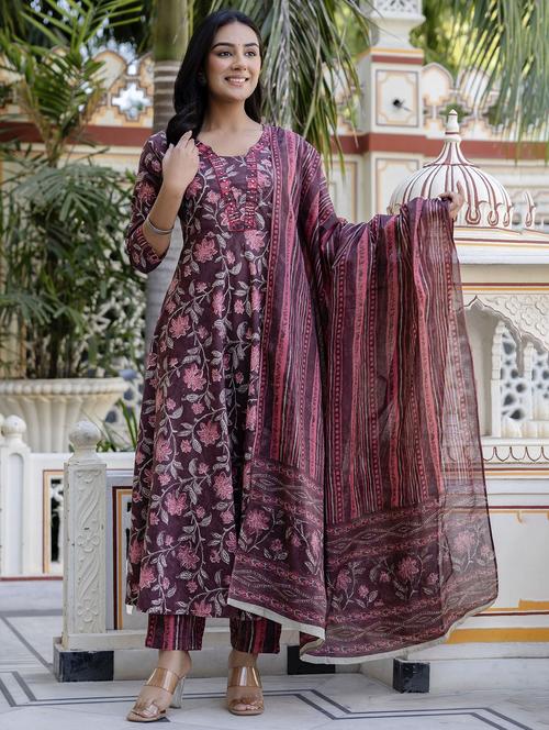 women three quarter sleeve kurta pant with dupatta set - 21785576 - Very Small Image - 1