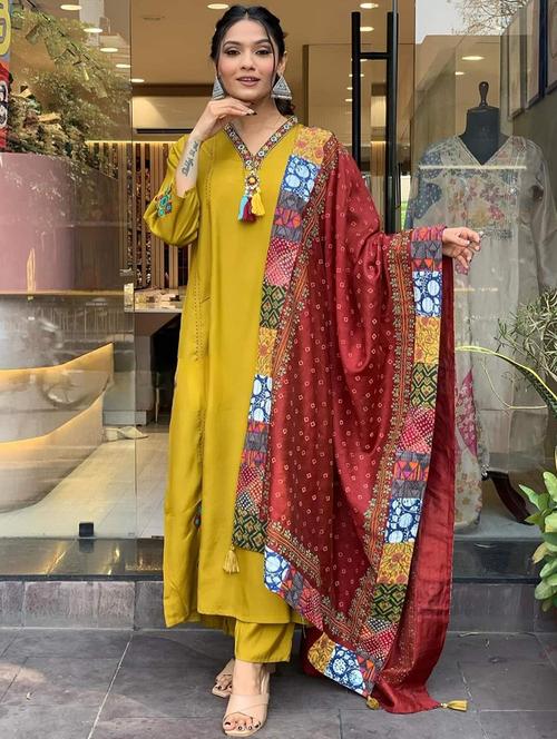 women three quarter sleeve kurta pant with dupatta set - 21796935 - Very Small Image - 1