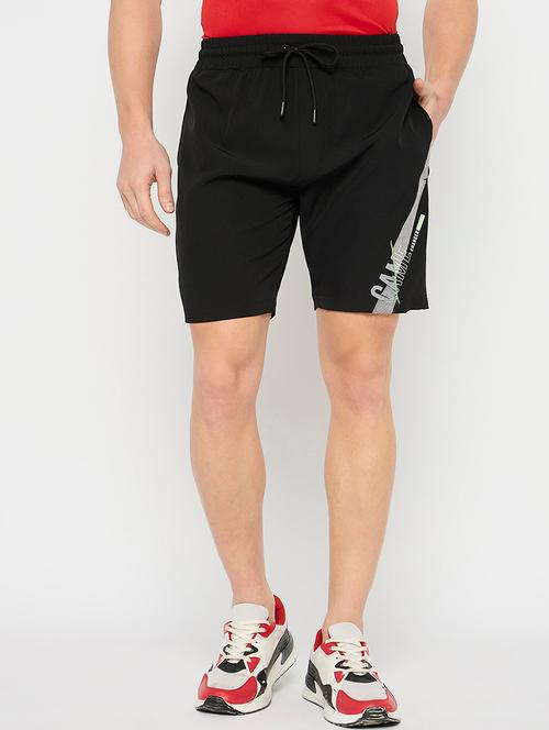 men tapered mid rise short - 21797013 - Very Small Image - 1