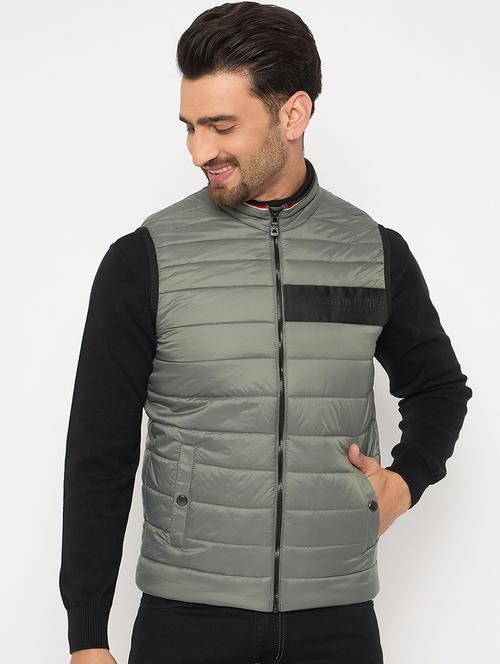 men green solid sleeveless puffer jacket - 21841376 - Very Small Image - 1