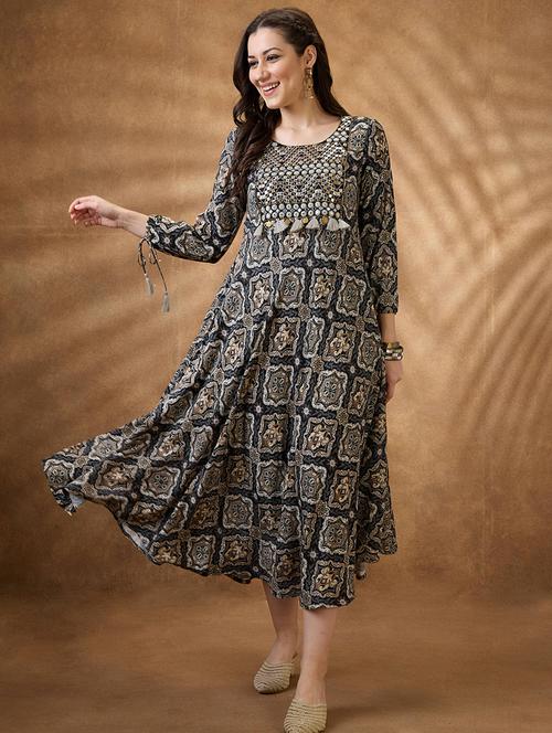 women black printed round neck flared ethnic dress - 21853726 - Very Small Image - 1