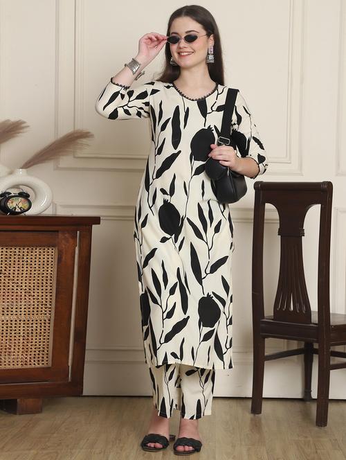 women off white three quarter sleeve kurta pant set - 21854511 - Very Small Image - 1