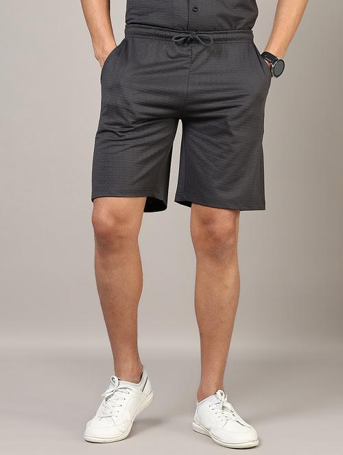 men solid mid rise regular fit shorts - 21864321 - Very Small Image - 1