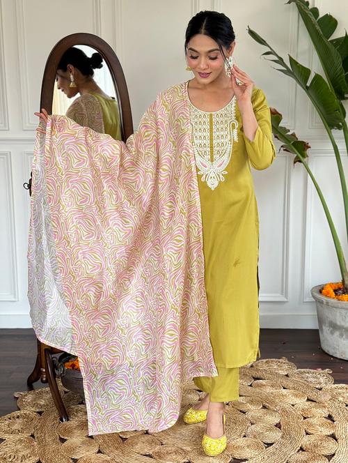 women three quarter sleeve kurta pant with dupatta set - 21866081 - Very Small Image - 1