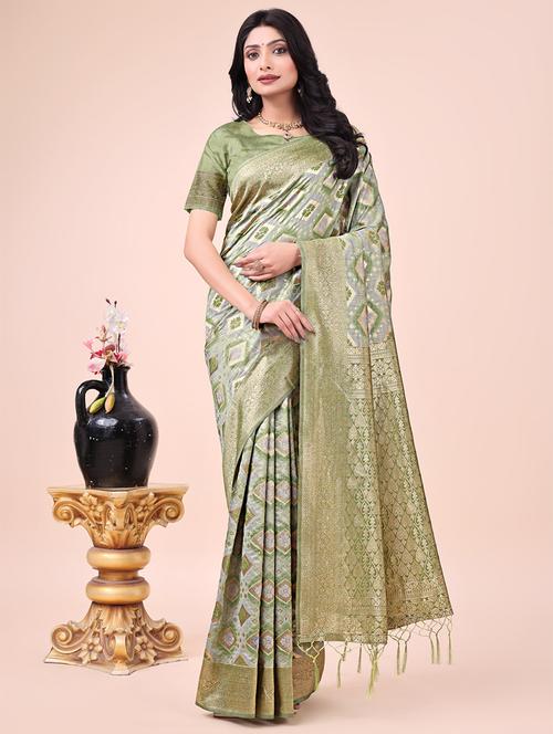 women self design banarasi saree with blouse - 21888343 - Very Small Image - 1