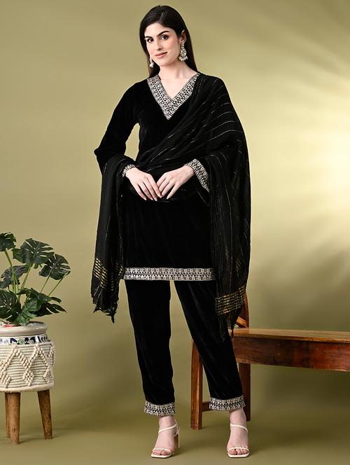 Women Lace Detailed Kurta Pant With Dupatta - 21899137 - Very Small Image - 1