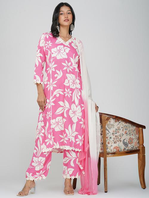 women three quarter sleeve kurta pant with dupatta set - 21901355 - Very Small Image - 1