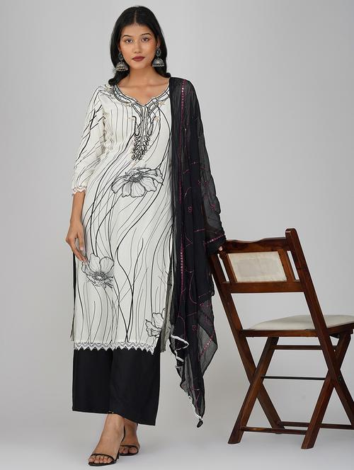 women three quarter sleeve kurta palazzo with dupatta set - 21901361 - Very Small Image - 1
