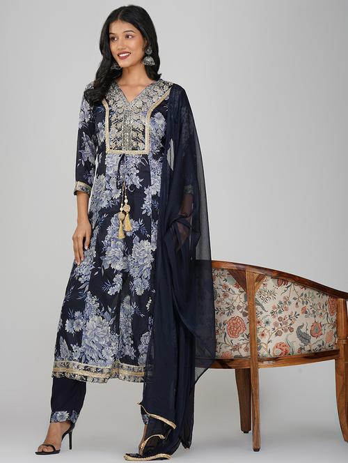 women three quarter sleeve kurta pant with dupatta set - 21901374 - Very Small Image - 1