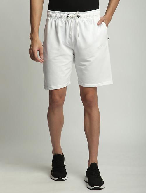 men solid mid rise regular fit shorts - 21908551 - Very Small Image - 1